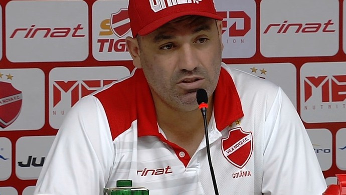 Guilherme Alves, técnico do Vila Nova (Foto: Reprodução/TV Anhanguera)