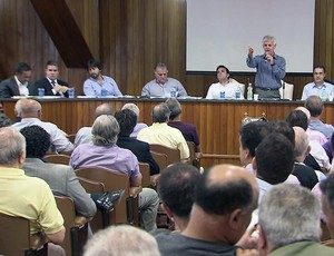 Reunião conselho santos 2013 (Foto: Reprodução / TV Tribuna)