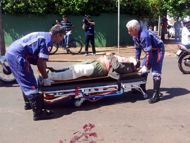 G1 Homem tem fratura exposta na perna após acidente em Ribeirão Preto