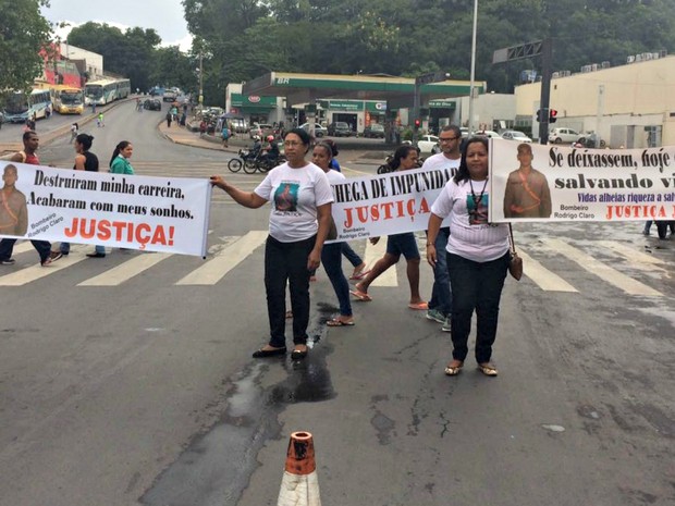 Família diz que laudo do IML não foi entregue por falta de assinatura (Foto: André Souza/G1) Família diz que laudo do IML não foi entregue por falta de assinatura (Foto: André Souza/G1)