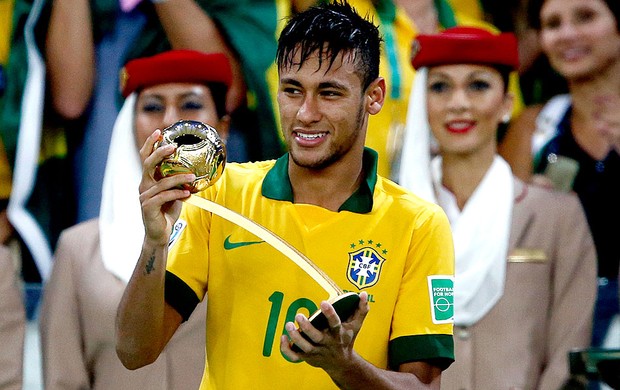 Neymar taça melhor jogador da copa das confederações  (Foto: Agência Reuters)