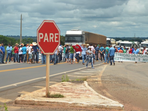 Protesto contra importação do café conilon (Foto: Rogério Aderbal/G1) Protesto contra importação do café conilon (Foto: Rogério Aderbal/G1)