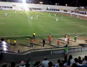 Baraúnas x Santa Cruz-RN, no Estádio Nogueirão, em Mossoró (Foto: Fidel Nunes)
