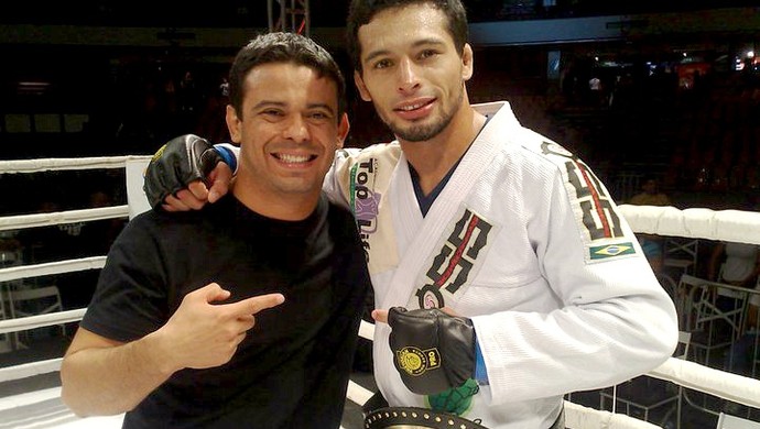 Adriano Martins e seu professor, Júnior Cardoso (Foto: Arquivo pessoal)