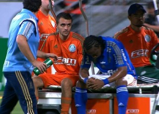 Arouca não joga domingo, mas fará tratamento intensivo para quarta-feira
