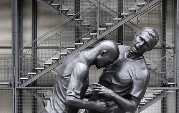 Est&aacute;tua cabe&ccedil;ada zidane materazzi (Foto: Ag&ecirc;ncia Reuters)