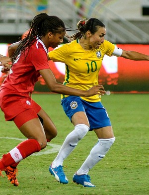 Marta Brasil x Canadá (Foto: Vlademir Alexandre/Allsports)