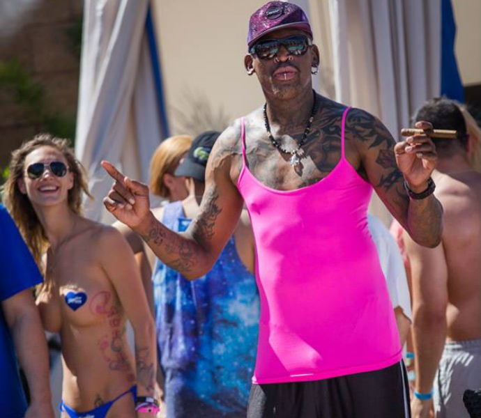 De Rosa Dennis Rodman Curte Festa Com Mulheres Seminuas Em Las Vegas Globoesporte Com