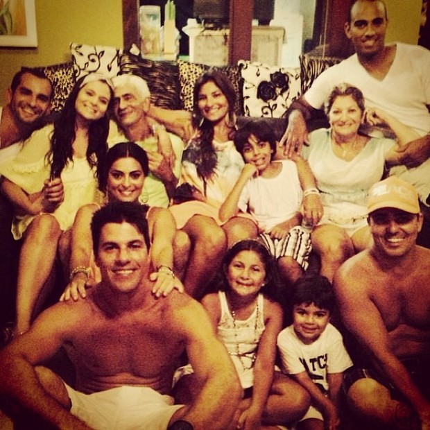 Ego Juliana Paes Celebra Ano Novo Com A Familia Reunida Em Casa Noticias De Famosos No para destruirse entre si. ego globo com