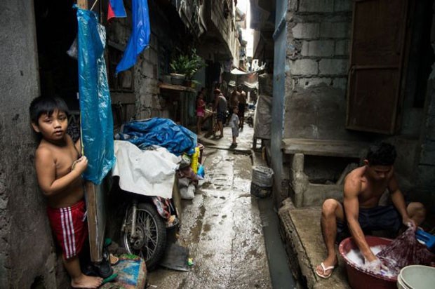 O crime a desigualdade imperam em alguns bairros das Filipinas (Foto: BBC/Jonathan Head)