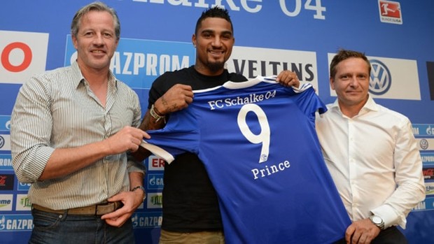 Kevin Boateng schalke 04 apresentação (Foto: Reprodução / Site Oficial do Schalke 04)