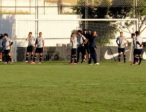 Corinthians - Tite ensaia equipe reserva que deve enfrentar o Fluminense (Foto: Carlos Ferrari /Globoesporte.com) Corinthians - Tite ensaia equipe reserva que deve enfrentar o Fluminense (Foto: Carlos Ferrari /Globoesporte.com)