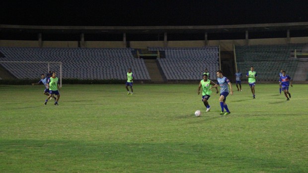 Coletivo do Piauí (Foto: Wenner Tito/GLOBOESPORTE.COM)