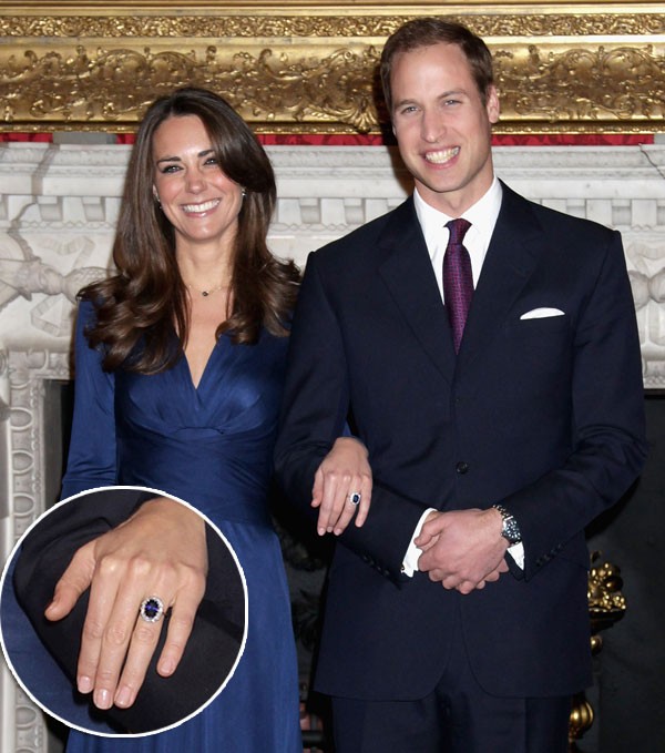Kate Middleton exibe as mãos sem esmalte no dia que foi anunciado seu noivado com príncipe William (Foto: Getty Images)