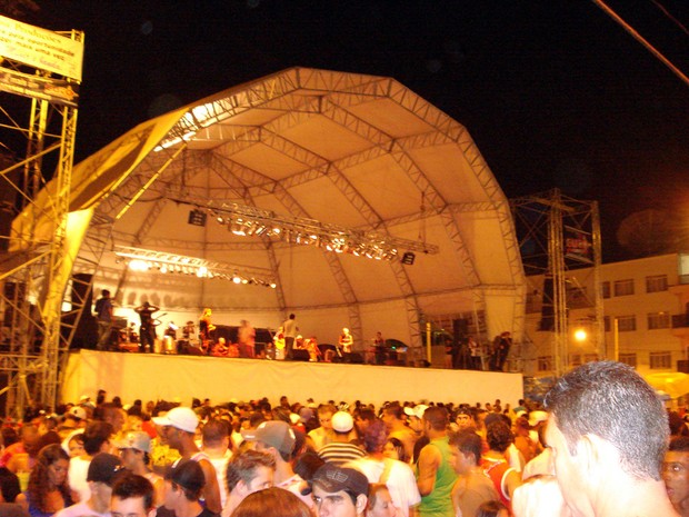 Turistas lotam a cidade de Lambari durante Carnaval 2015 (Foto: Joseane Astéreo / Prefeitura de Lambari) Turistas lotam a cidade de Lambari durante Carnaval 2015 (Foto: Joseane Astéreo / Prefeitura de Lambari)