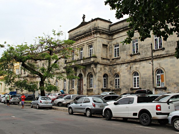 Santa Casa de Misericórdia fica localizada nas proximidades do Teatro Amazonas, no Centro de Manaus (Foto: Camila Henriques/G1 AM)