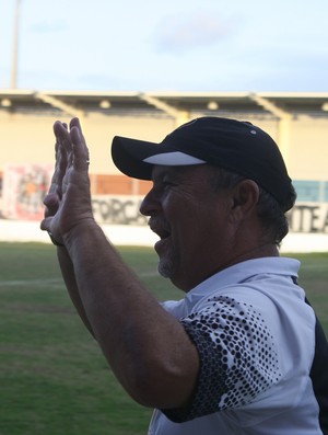 Pedro Manta, treinador do Botafogo (Foto: Rammom Monte)
