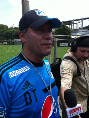 Hernan Torres, técnico do Millonarios (Foto: Alexandre Lozetti)