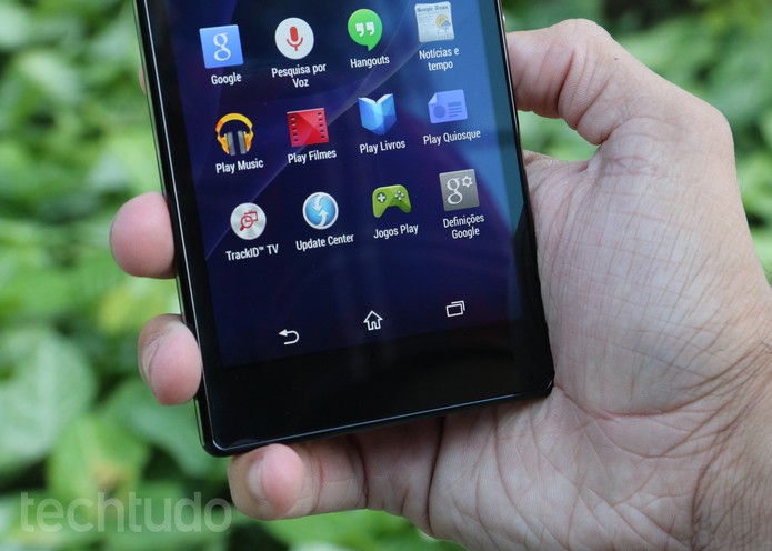 A tela do Xperia T3 possui cores vibrantes e intensas (Foto: Laura Rezende /TechTudo) A tela do Xperia T3 possui cores vibrantes e intensas (Foto: Laura Rezende /TechTudo)