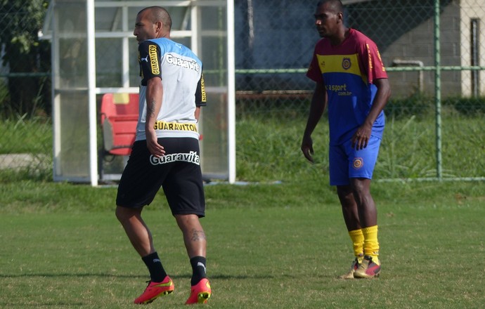 Emerson Sheik Botafogo Madureira (Foto: Raphael Bózeo)