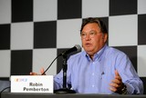 Após tragédia, Nascar obriga pilotos a ficar nos carros até chegada de fiscais