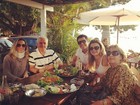 Mirella Santos posta foto com o marido e a família em dia de feriado