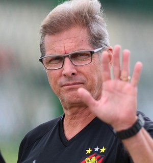 Gerente diz que Corinthians terá novo técnico este ano; Oswaldo é o favorito