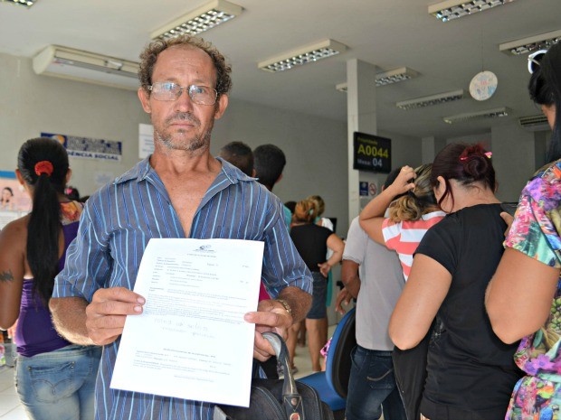 Antoniesio Monteiro, de 47 anos, também não conseguiu fazer a perícia devido à greve (Foto: Caio Fulgêncio/G1)