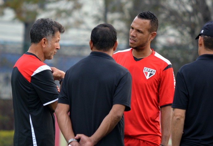 Juan Carlos Osorio Luis Fabiano São Paulo (Foto: Érico Leonan / saopaulofc.net)