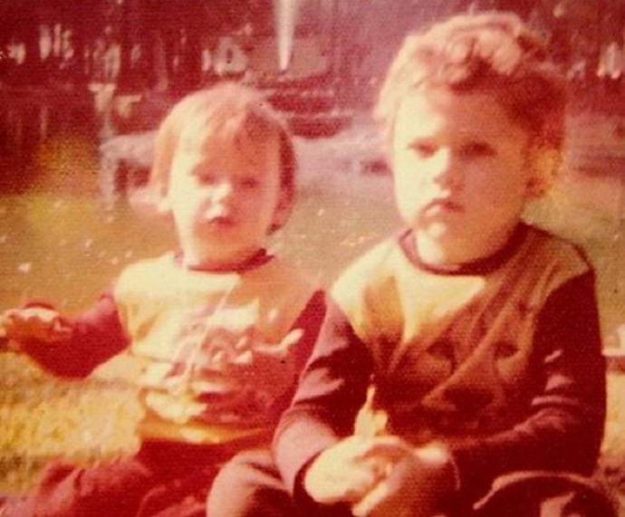 Selton e Danton Mello durante a infância (Foto: Arquivo Pessoal)