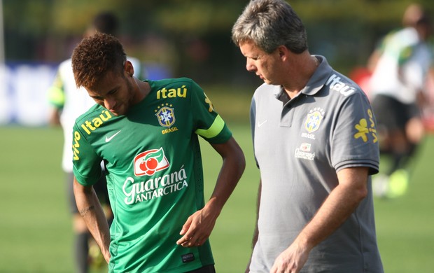 Neymar machucado, treino Seleção (Foto: Bruno Domingos / MOWA PRESS)