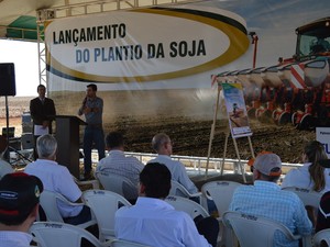 Presidente da Aprosoja/MS, Christiano Bortolotto, apresentou as projeções para a safra 2016/2017 (Foto: Anderson Viegas/G1 MS)