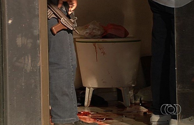 Empresário cadeirante é morto a tiros na porta de sua boate, em Aparecida de Goiânia, Goiás (Foto: Reprodução / TV Anhanguera)