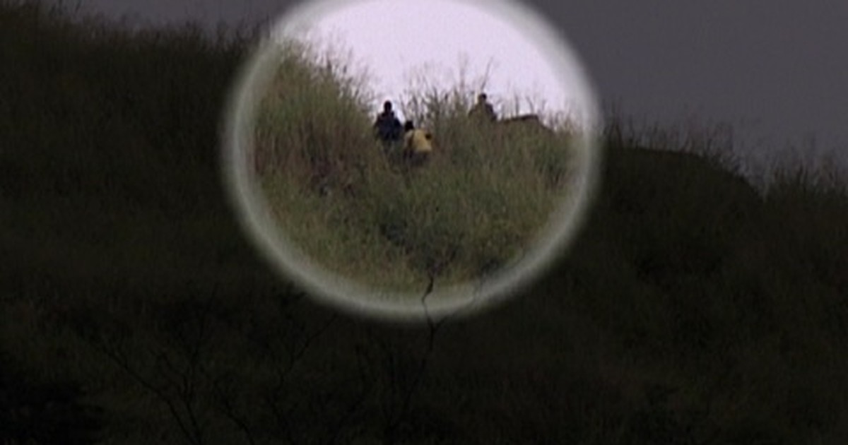 G1 Vídeo mostra traficantes armados na Favela da Coréia, no Rio