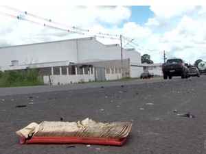 Acidente ocorreu na BR-415, na entrada de Itabuna, sul da Bahia (Foto: Reprodução/ TV Santa Cruz)