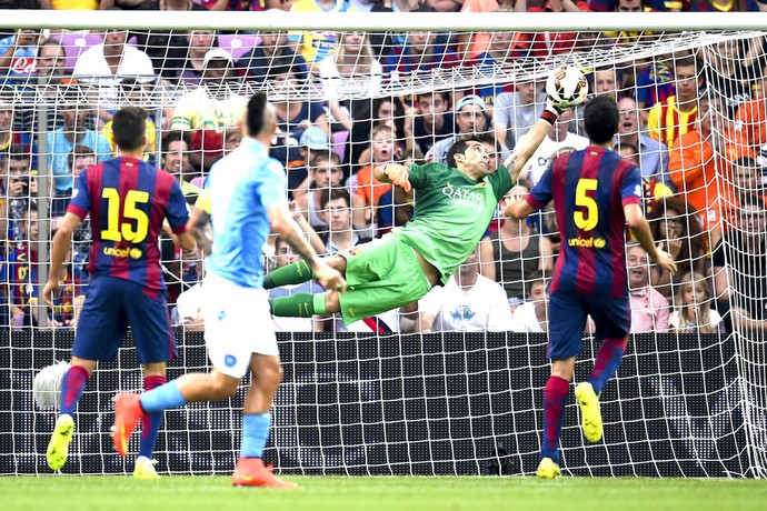 Bravo Barcelona e Napoli (Foto: Agência AFP ) Bravo Barcelona e Napoli (Foto: Agência AFP )
