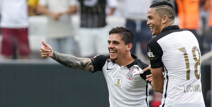 Jornalista destaca bom momento de Fagner e defende a sua convocação