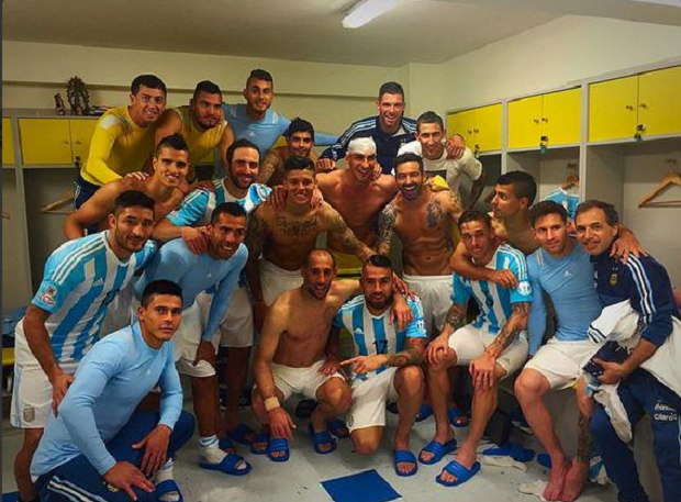 Seleção argentina comemora vaga na final da Copa América