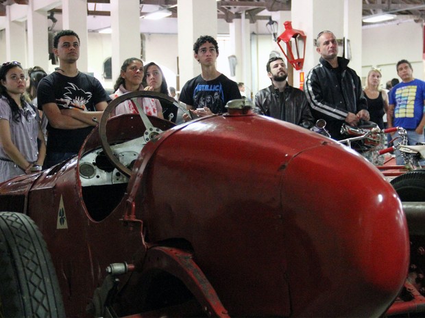 Exposição de carros antigos celebra 50 anos do Museu Roberto Lee (Foto: Carlos Santos/G1)
