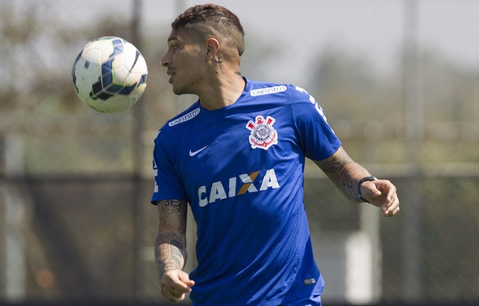 Guerrero torce por dispensa da seleção peruana para pegar o Goiás