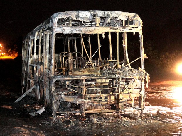 Em 48h, foram 14 tentativas e ataques a ônibus registrados em São Luís (Foto: Biaman Prado/O Estado)