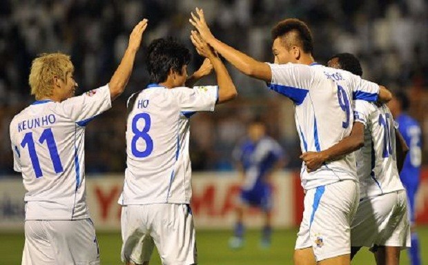 Jogadores do Ulsan celebram vitória sobre o Al Hilal (Foto: THE-AFC.COM)