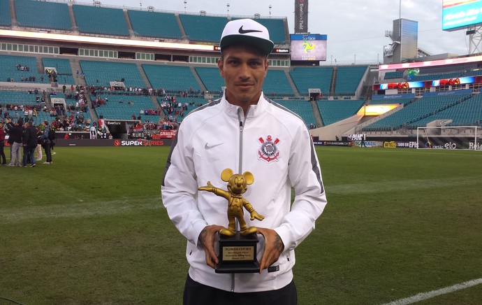 Guerrero, Corinthians troféu MVP (Foto: Richard Souza)