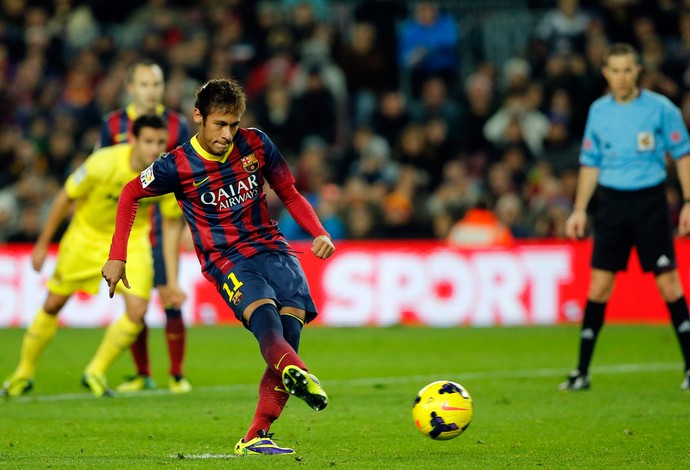 Neymar pênalti barcelona (Foto: AP)