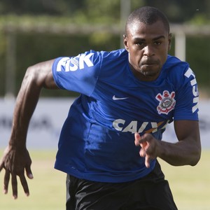 Sem espaço, Jocinei, Ramírez e Wanderson seguem rotina no Timão