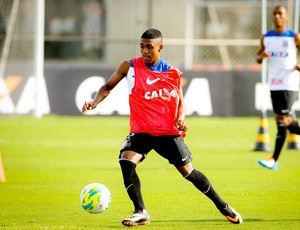 Parceiro de ataque nos treinos, Malcom crê em sucesso de Romero