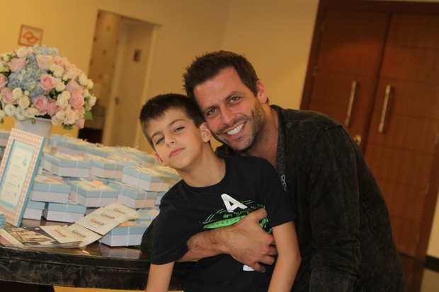 Henri Castelli e o filho  Lucas (Foto: Thiago Duran / AgNews)