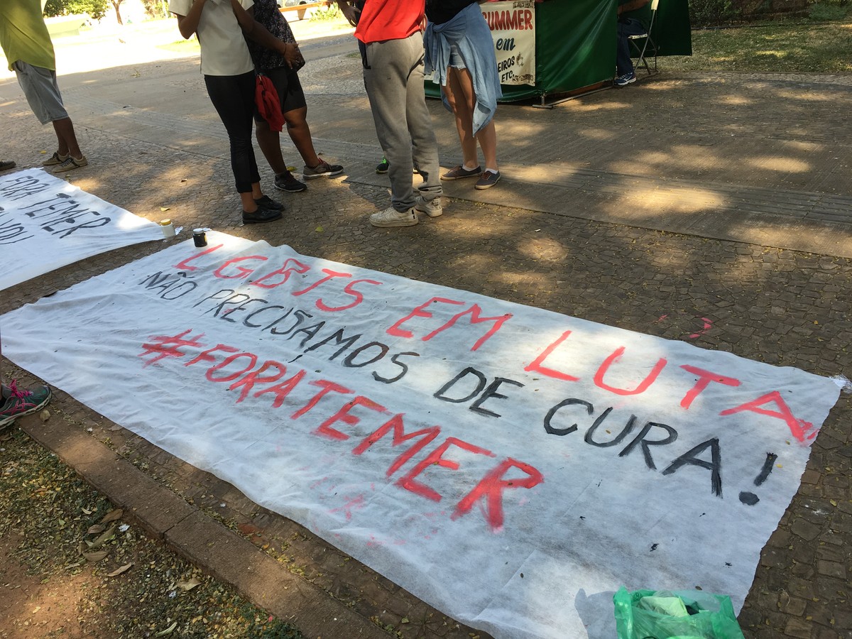 Grupos Lgbt Protestam Contra Liminar Da Cura Gay Em Mobiliza O No Centro De Presidente