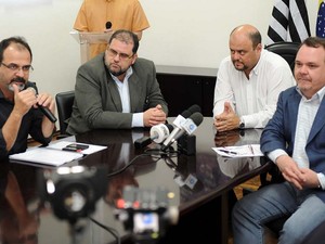 Administração fez coletiva de imprensa para anunciar mudança (Foto: Wagner Morente/Prefeitura de Limeira)