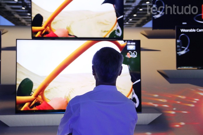 Alguns modelos de TV da Panasonic são compatíveis com o streaming em 4K do Netflix (Foto: Fabrício Vitorino/TechTudo) Alguns modelos de TV da Panasonic são compatíveis com o streaming em 4K do Netflix (Foto: Fabrício Vitorino/TechTudo)